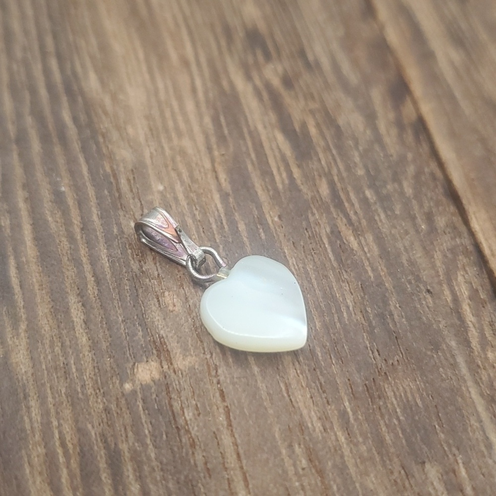 Mother of pearl‎ milky heart necklace pendant